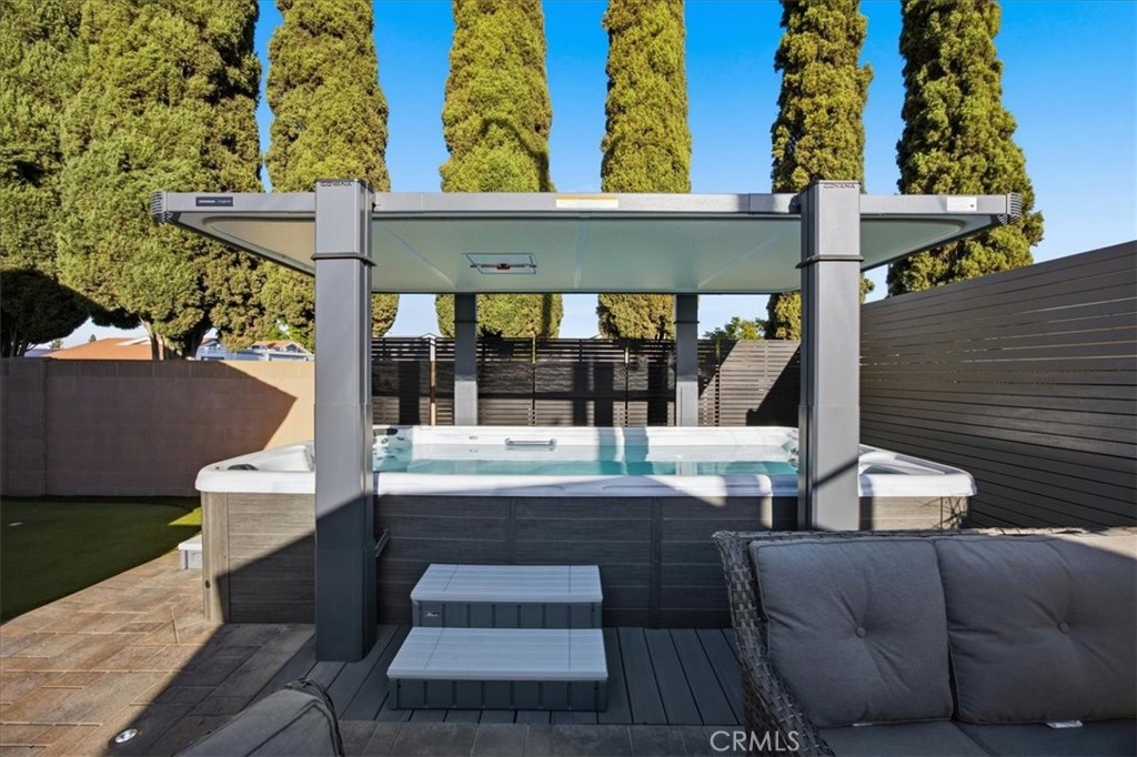 310 W Westway Property Photo 23