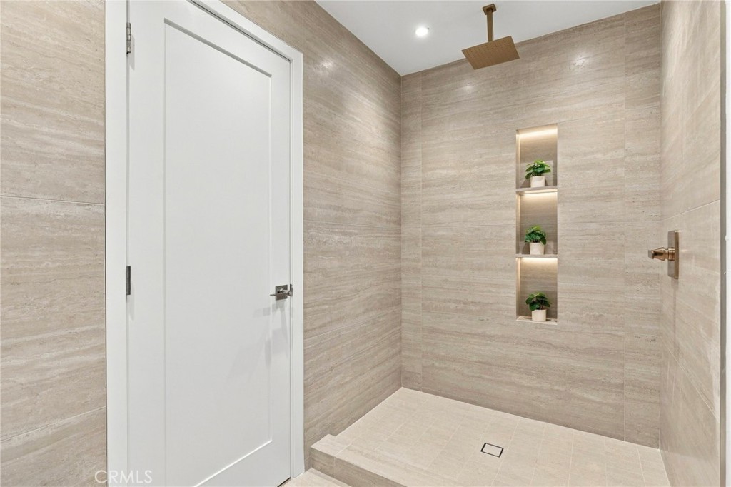 11 Palos 55 Property Photo 22