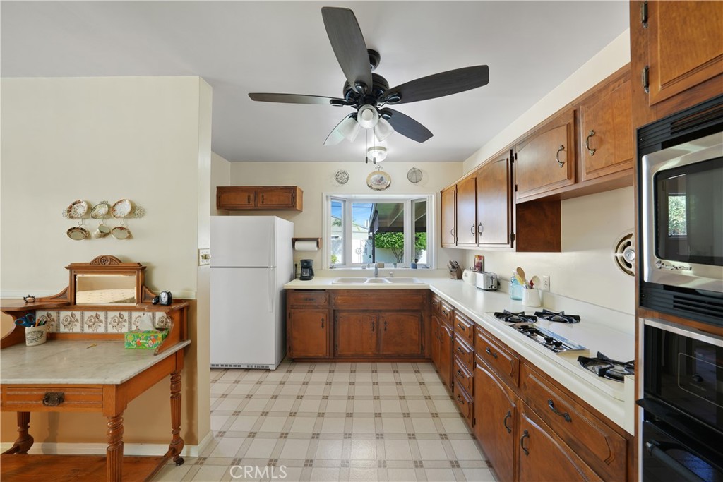 8469 Calendula Drive Property Photo 13