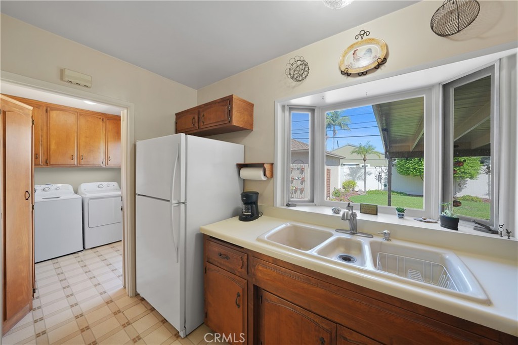 8469 Calendula Drive Property Photo 14