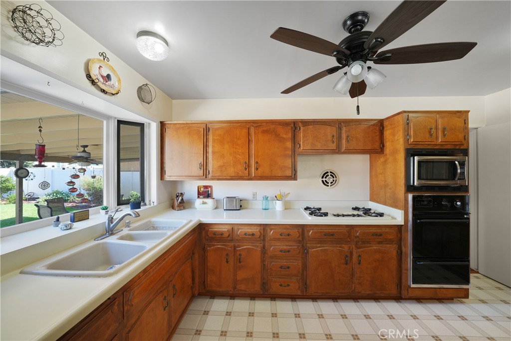 8469 Calendula Drive Property Photo 15