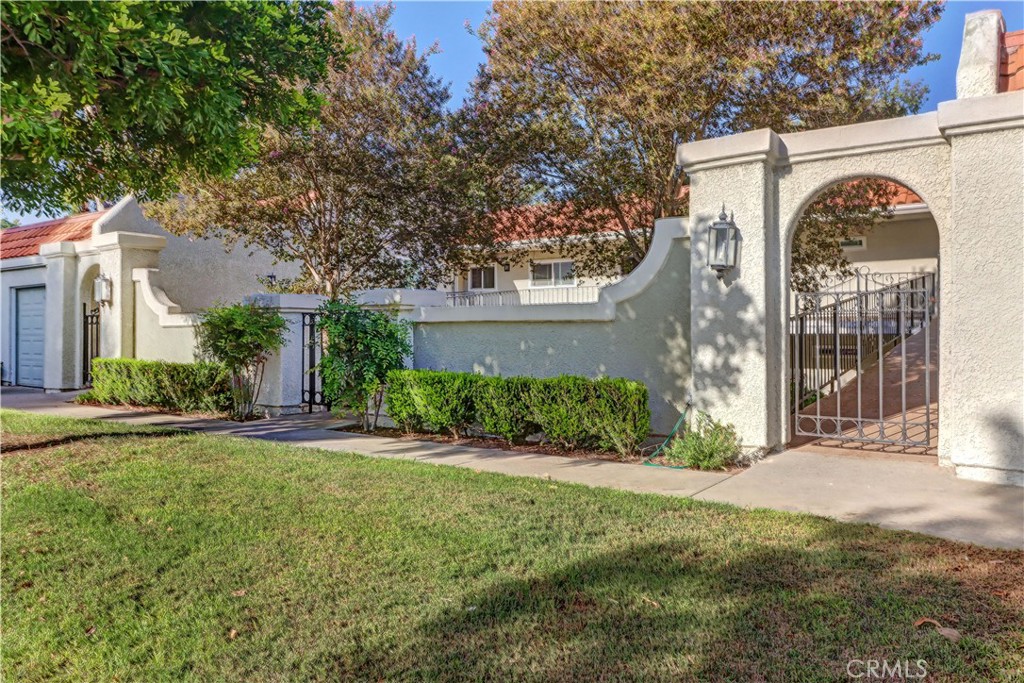 5506 Paseo Del Lago A Property Photo 1