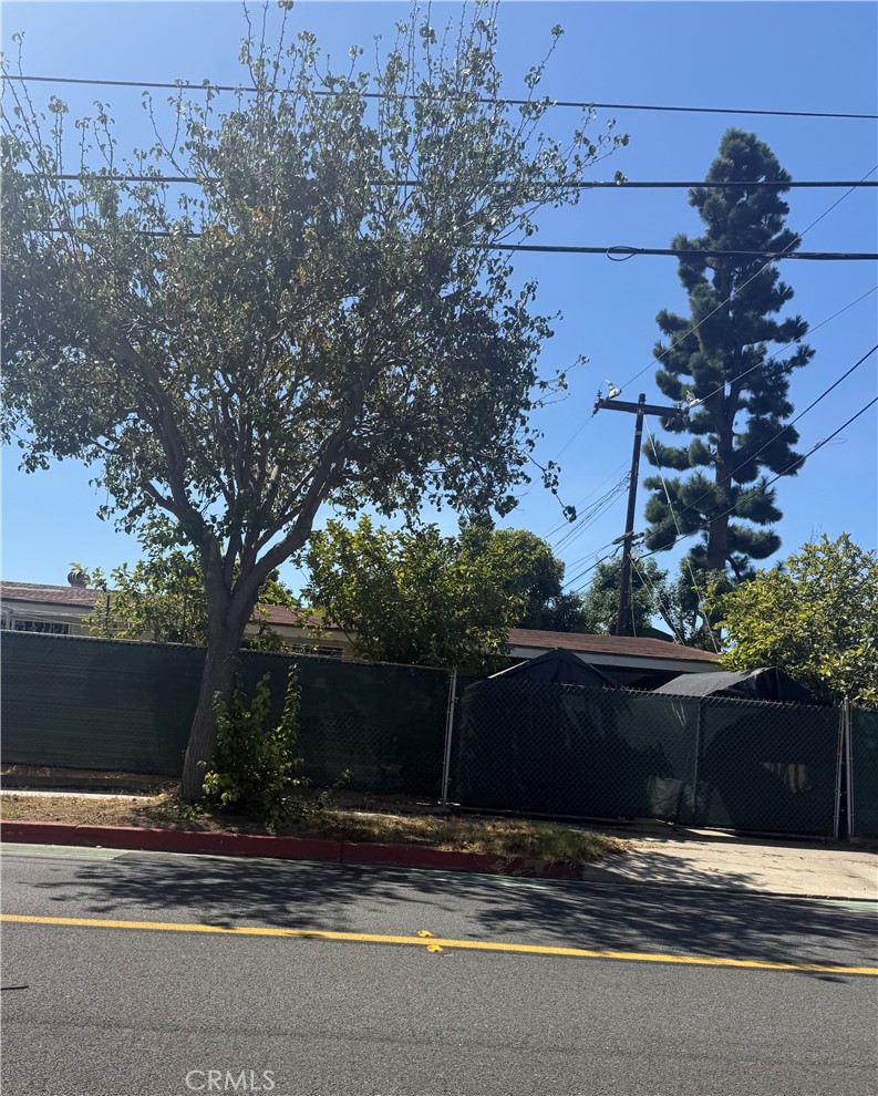 2245 Anaheim Property Photo 3