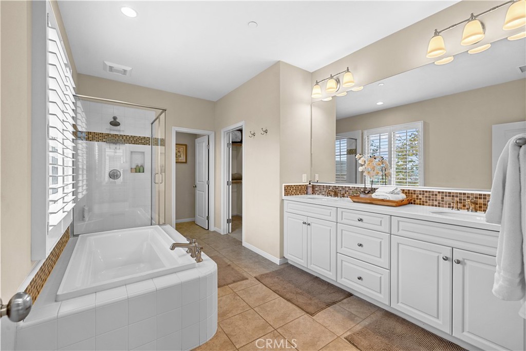 100 Cipresso Property Photo 11