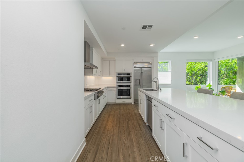 4210 Rivington Property Photo 11