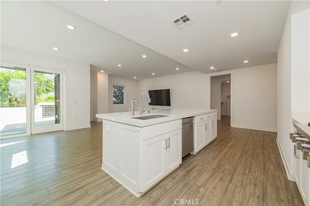 4210 Rivington Property Photo 12