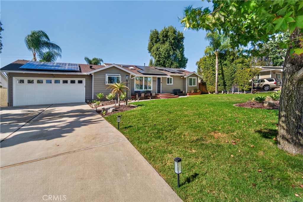 12561 Kenwood Lane Property Photo 2