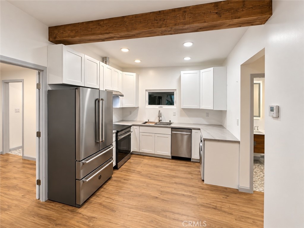 2815 West 60th Street Property Photo 2
