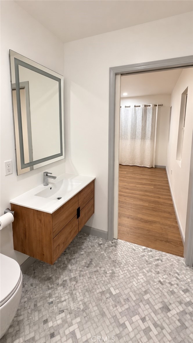 2815 West 60th Street Property Photo 7