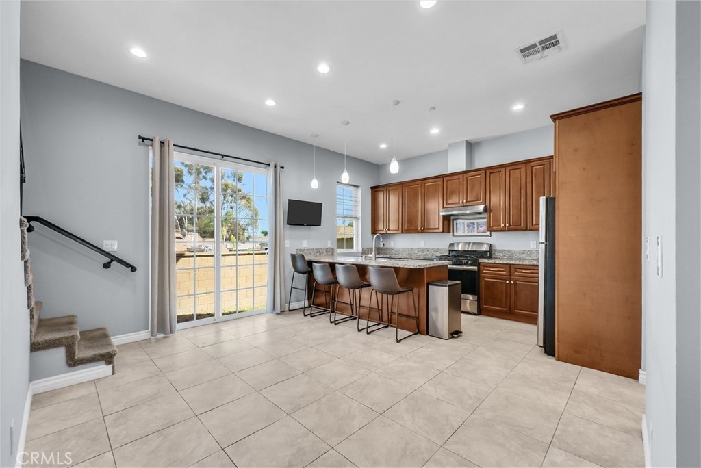 1810 Pomona Property Photo 10