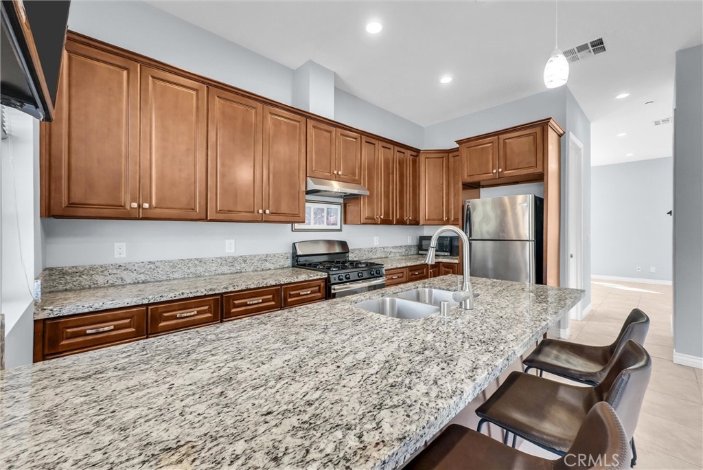 1810 Pomona Property Photo 12