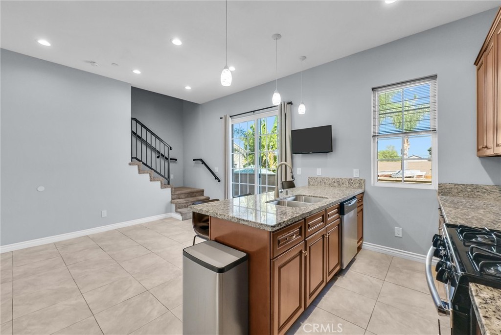 1810 Pomona Property Photo 13