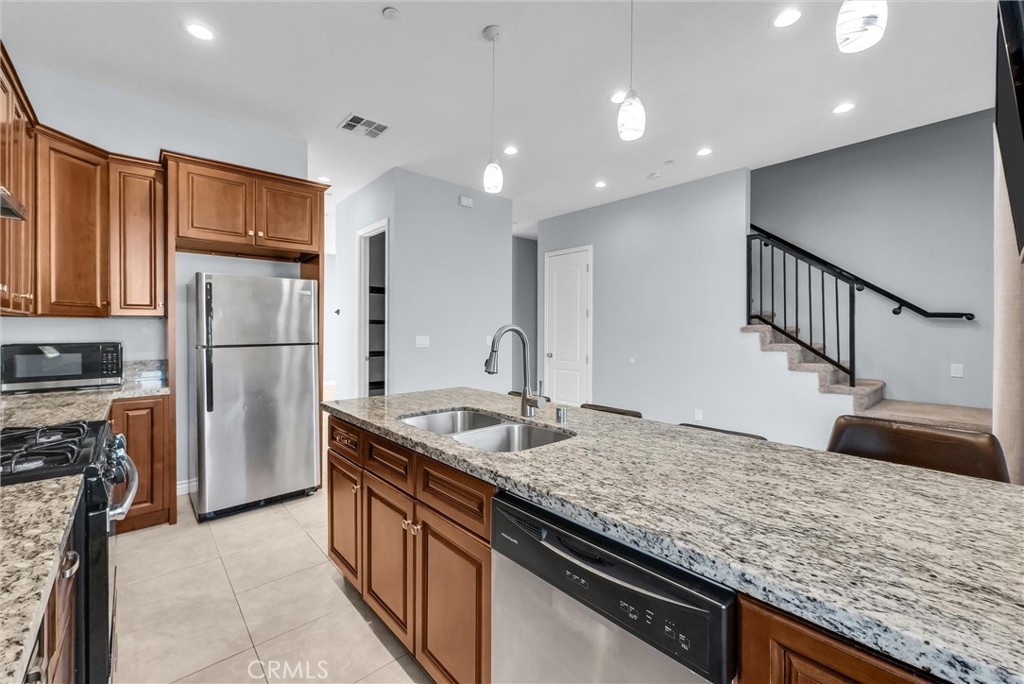 1810 Pomona Property Photo 14