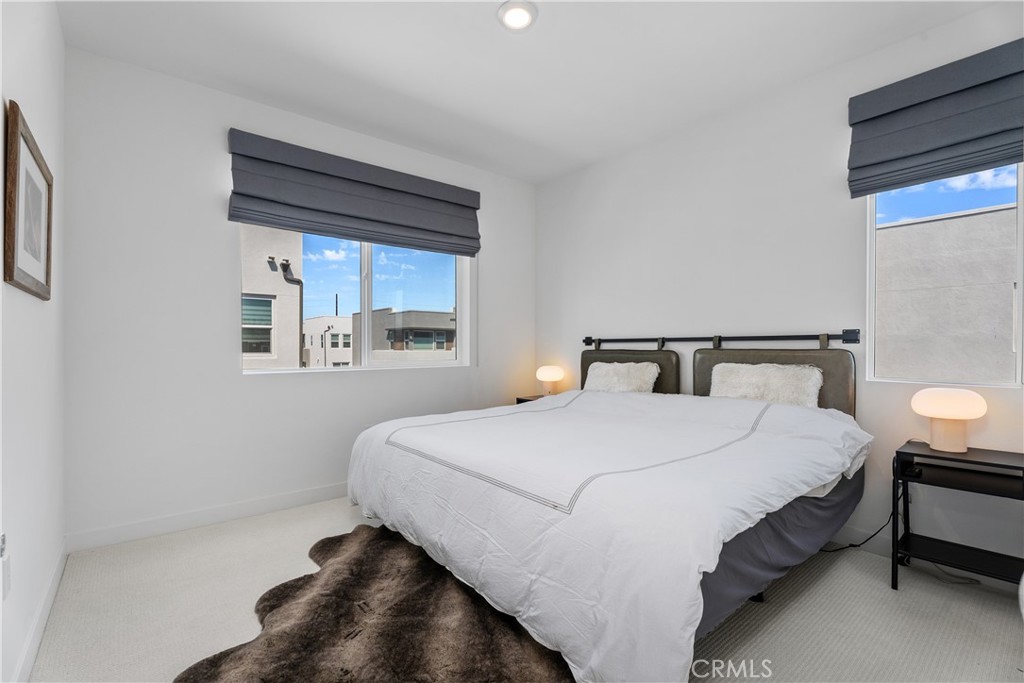 651 S Lyon Street Property Photo 21