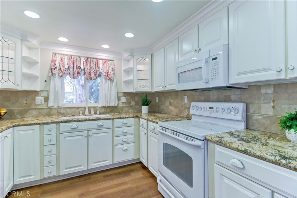 66 Calle Aragon G Property Photo 14