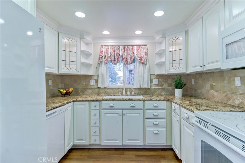66 Calle Aragon G Property Photo 15