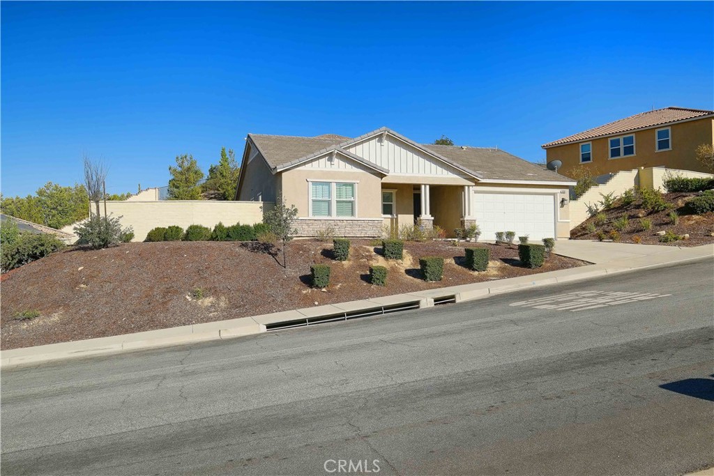 4096 Elderberry Property Photo 2
