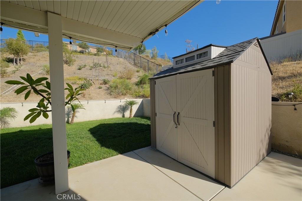 4096 Elderberry Property Photo 4