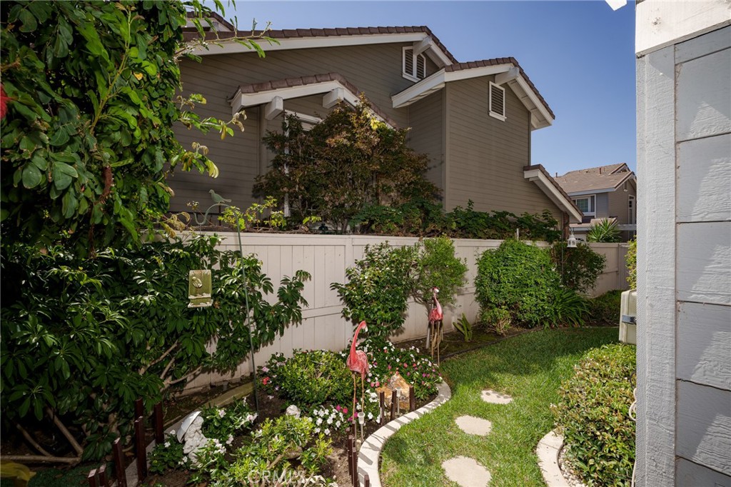 13576 Eucalyptus Street Property Photo 23