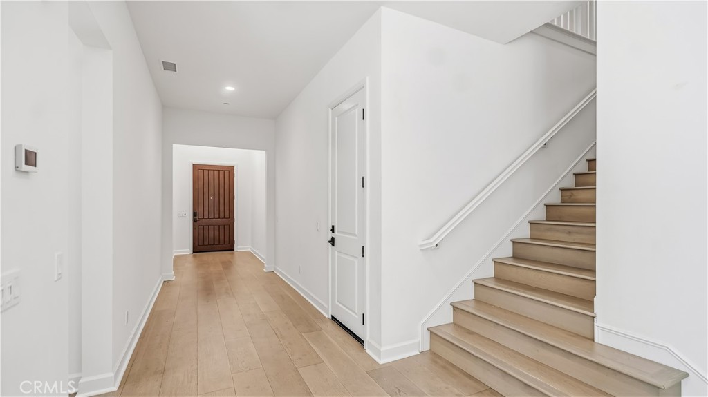 242 Sutters Property Photo 6