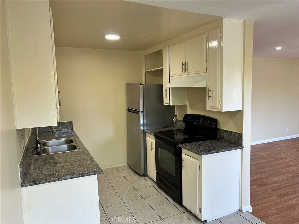 737 E 5th 12 Property Photo 12