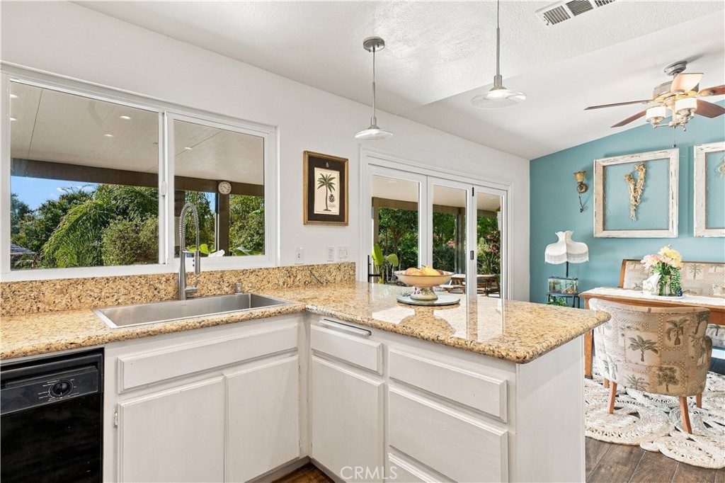 31 Heron Property Photo 9