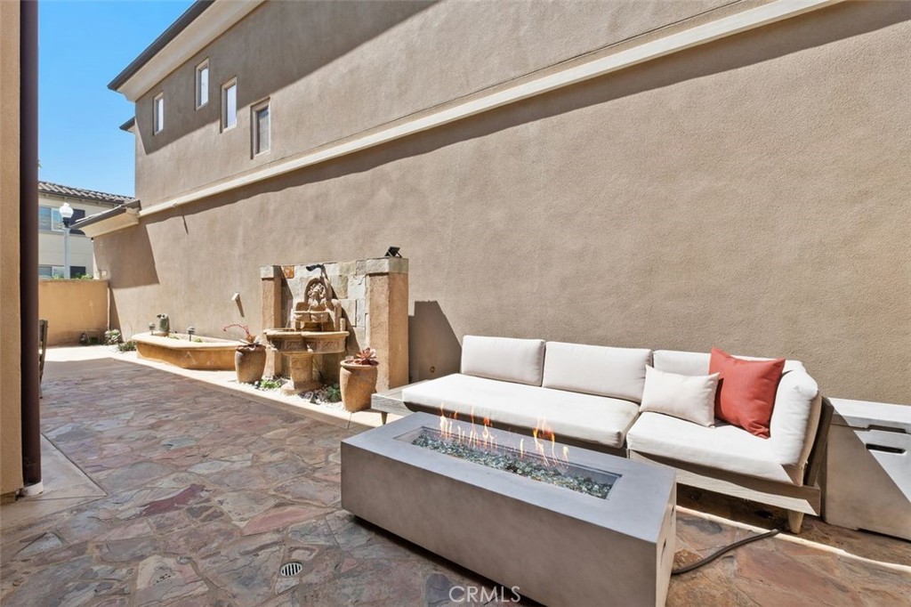 182 Rhapsody Property Photo 5