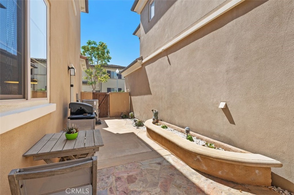 182 Rhapsody Property Photo 7