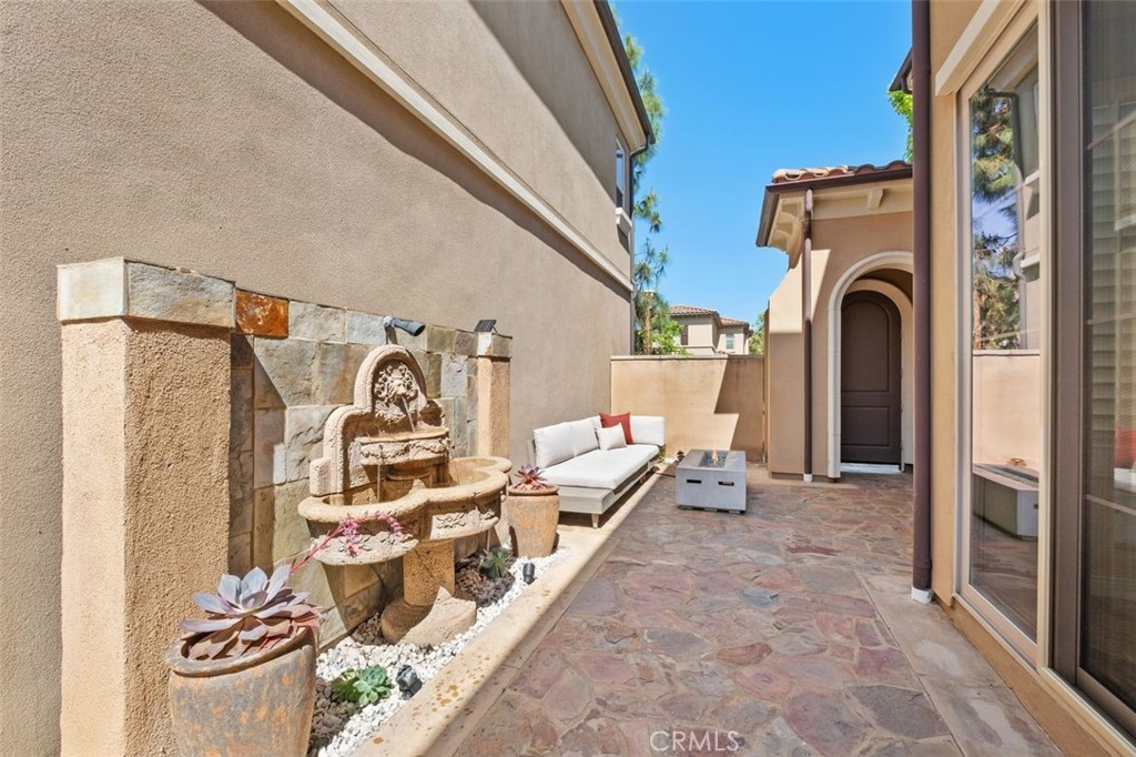 182 Rhapsody Property Photo 9
