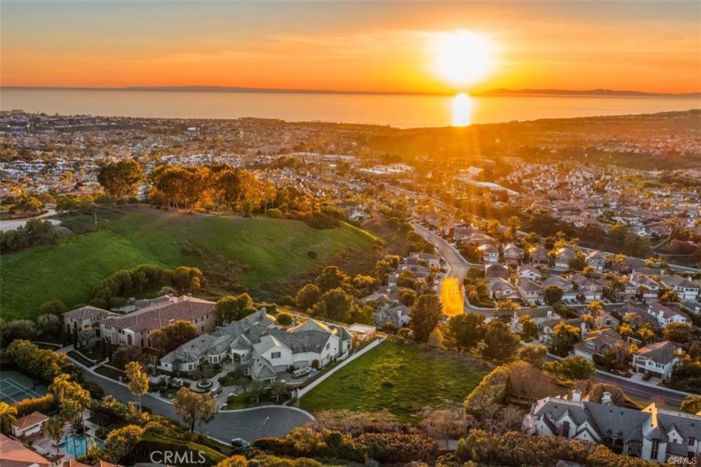 2 Point Catalina Property Photo 3