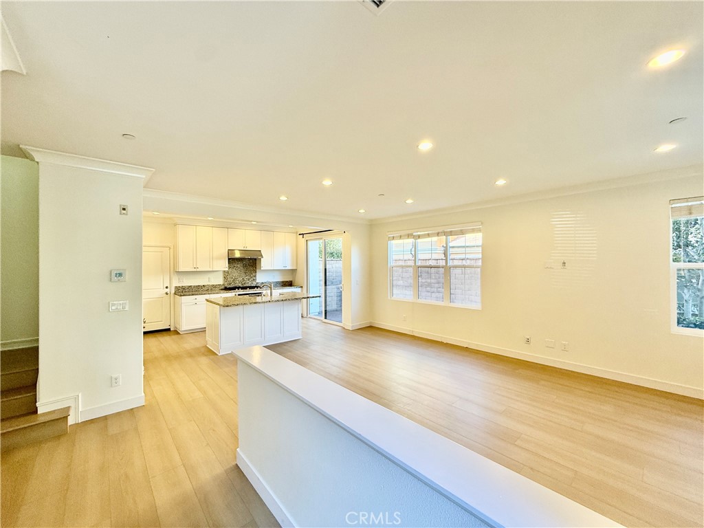 112 Crescent Moon Property Photo 3