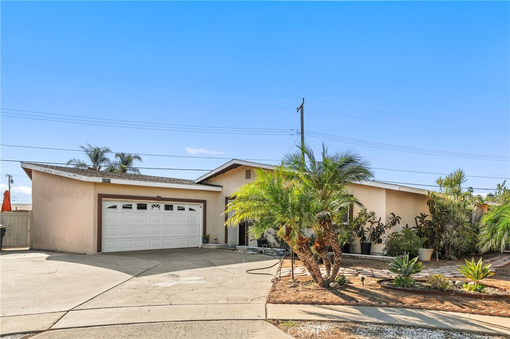 737 N Rose Street Property Photo 1