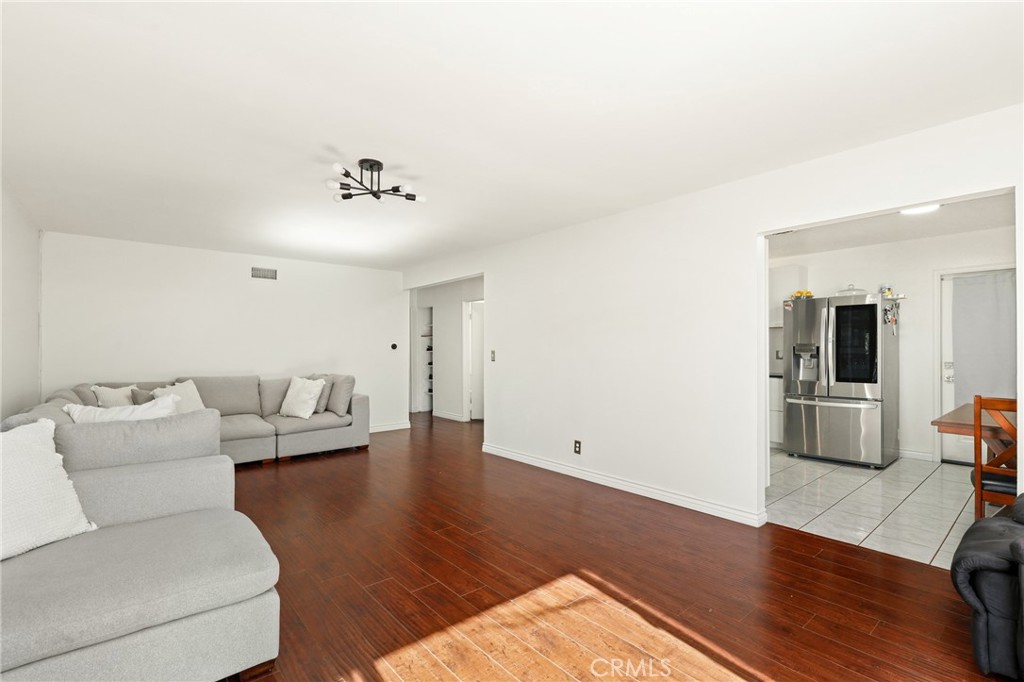 737 N Rose Street Property Photo 7