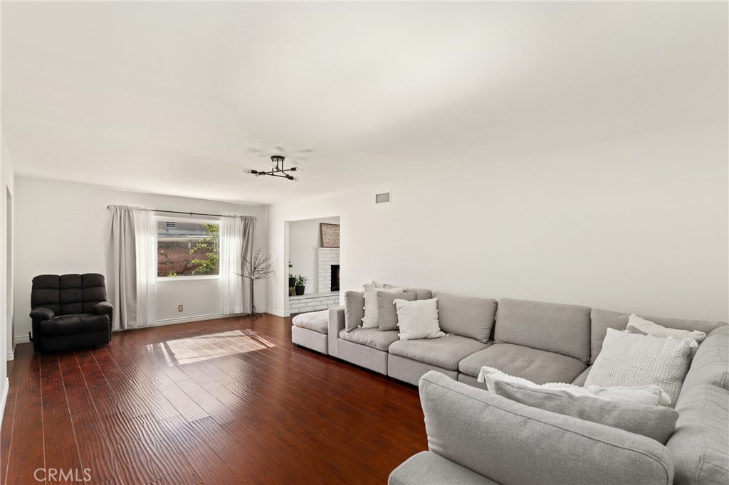 737 N Rose Street Property Photo 10