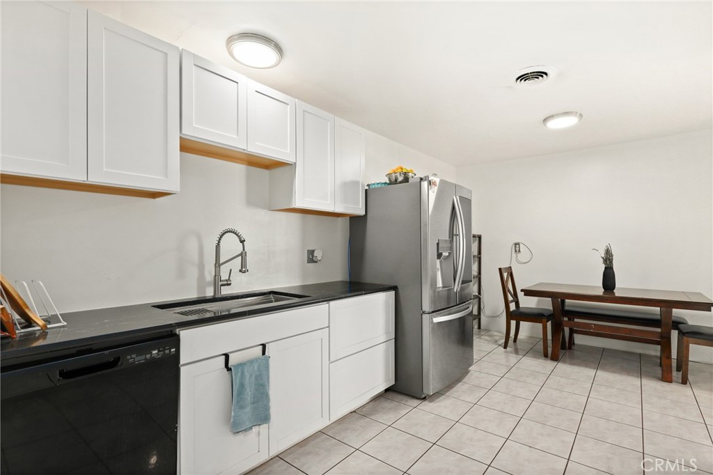 737 N Rose Street Property Photo 11