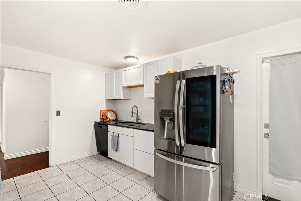 737 N Rose Street Property Photo 13