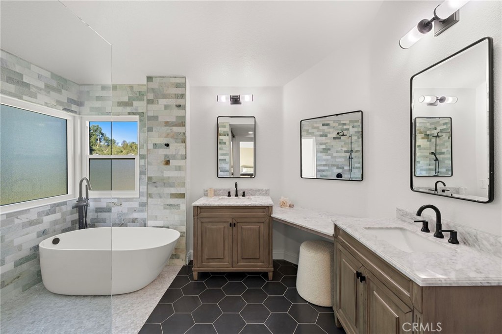 32241 Ridgeway Property Photo 20