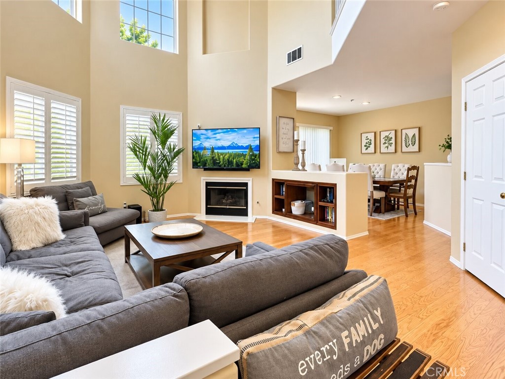 137 Islington Property Photo 2