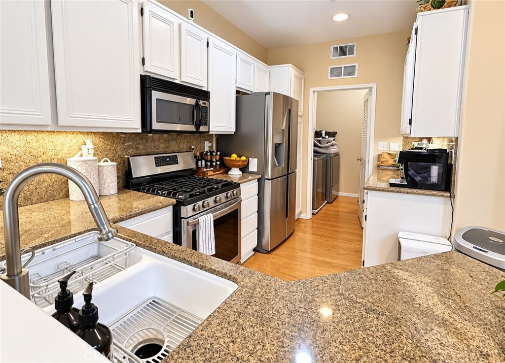 137 Islington Property Photo 6
