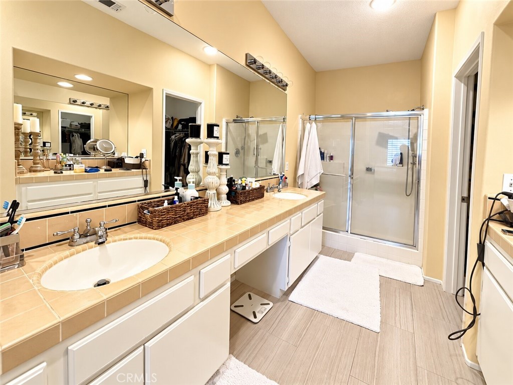 137 Islington Property Photo 11