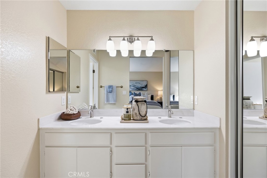 2 Pebble Property Photo 15