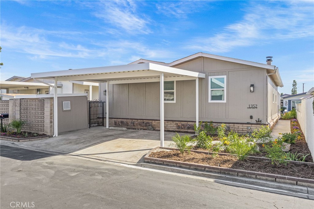 1352 Clear Lake Drive 71 Property Photo 6