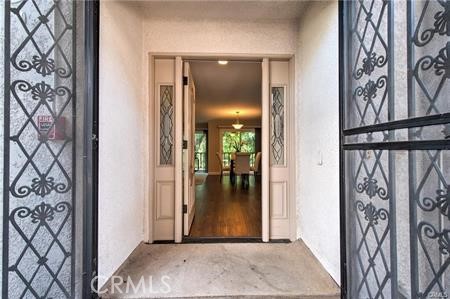 2405 Via Mariposa W 2e Property Photo 1