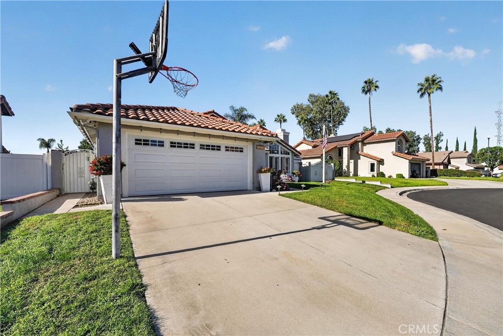 13673 Berkeley Court Property Photo 10
