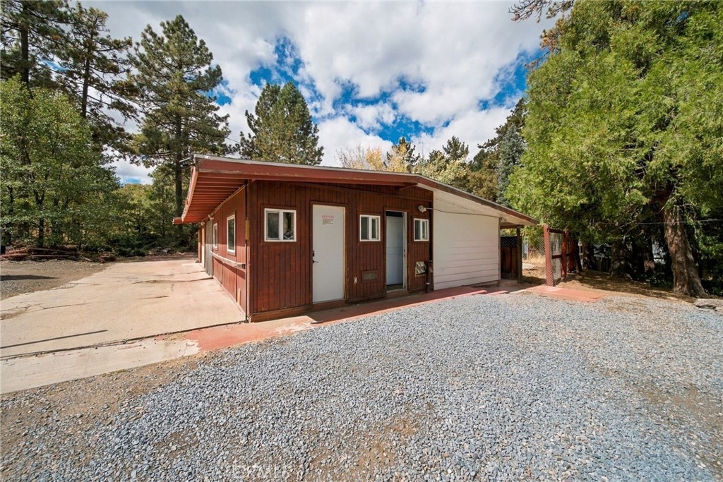 9849 Sunrise Hwy Property Photo 16