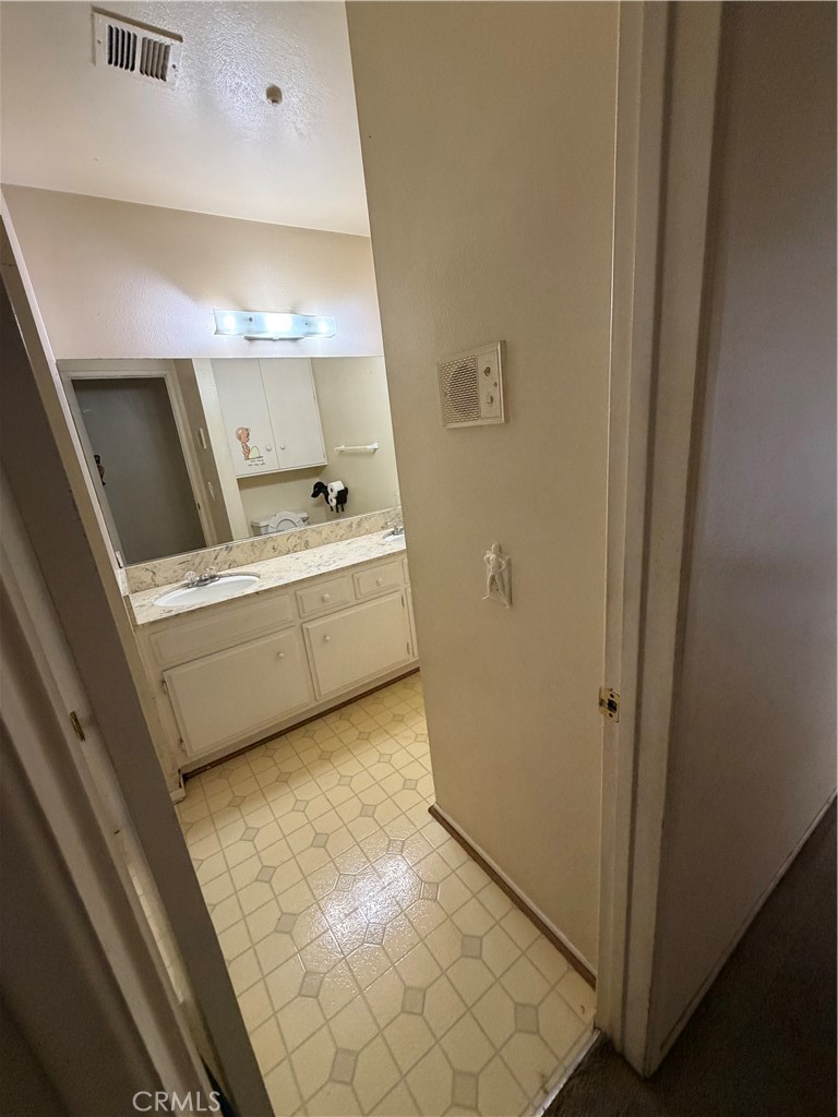 2637 N Fernside Property Photo 21