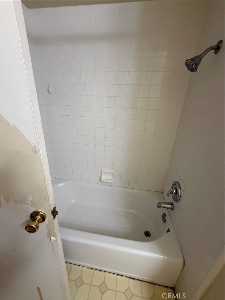 2637 N Fernside Property Photo 22