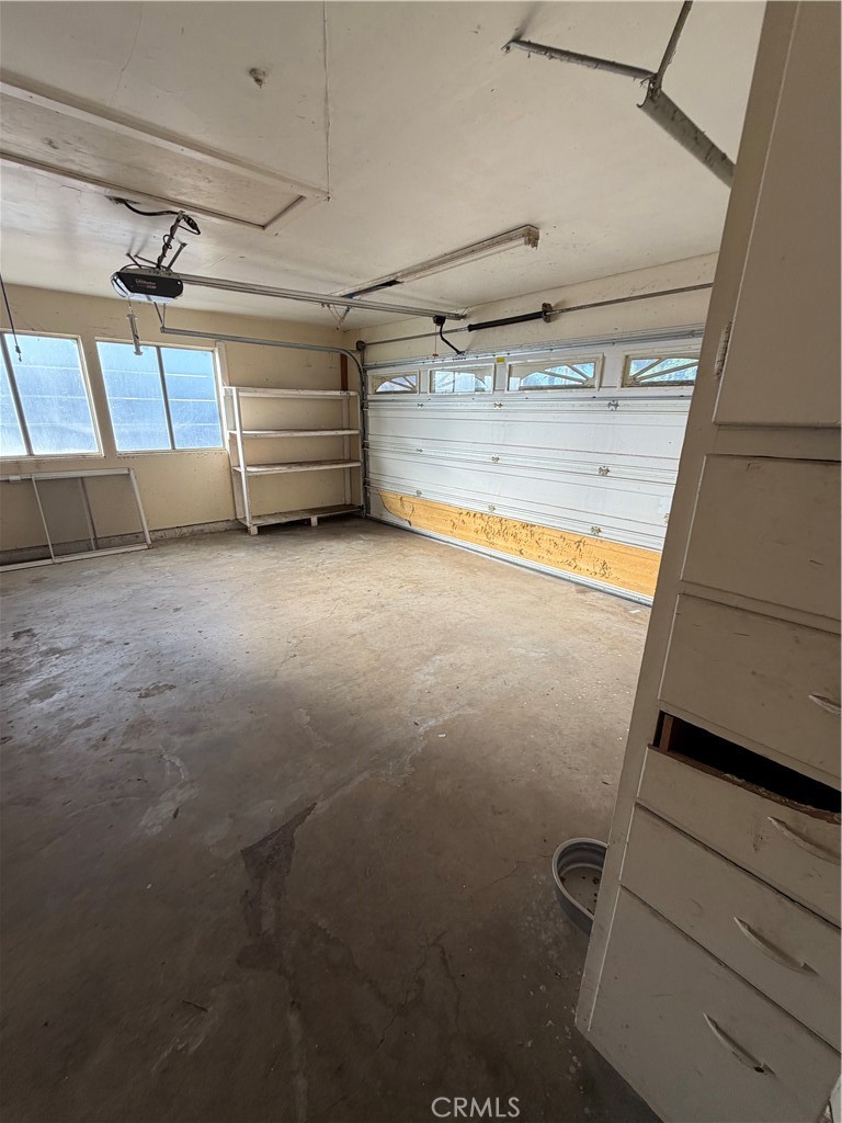 2637 N Fernside Property Photo 27