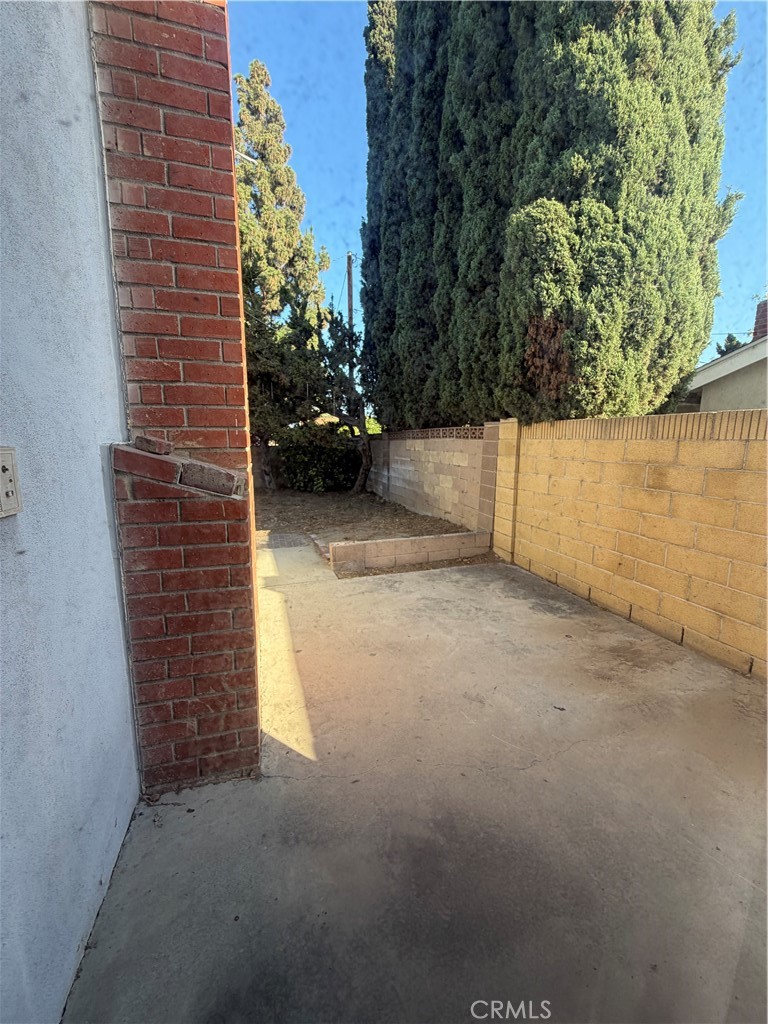 2637 N Fernside Property Photo 31