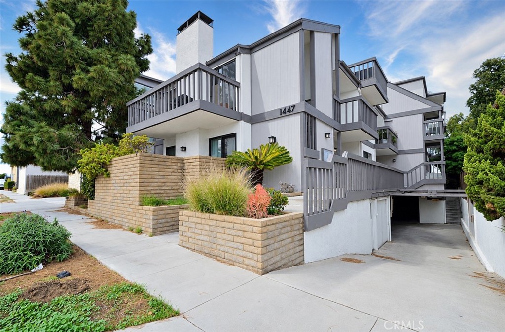 1447 Manhattan Beach Boulevard E Property Photo 1